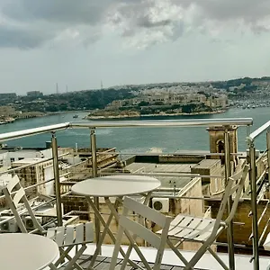 Paulos Apartmanhotel