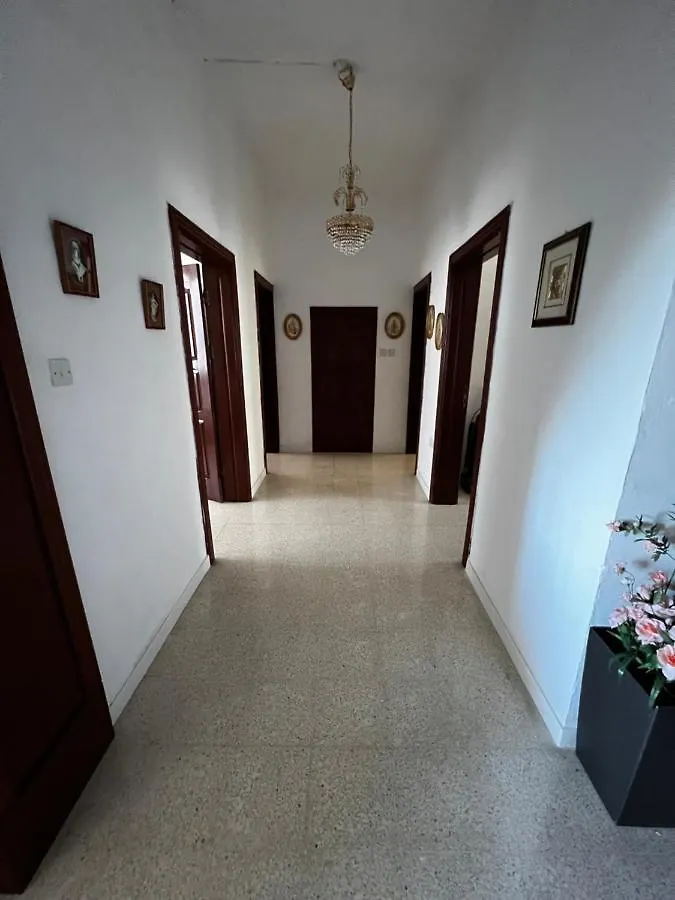 Superb 3 Bedroom Apartment In La Valette 0*,